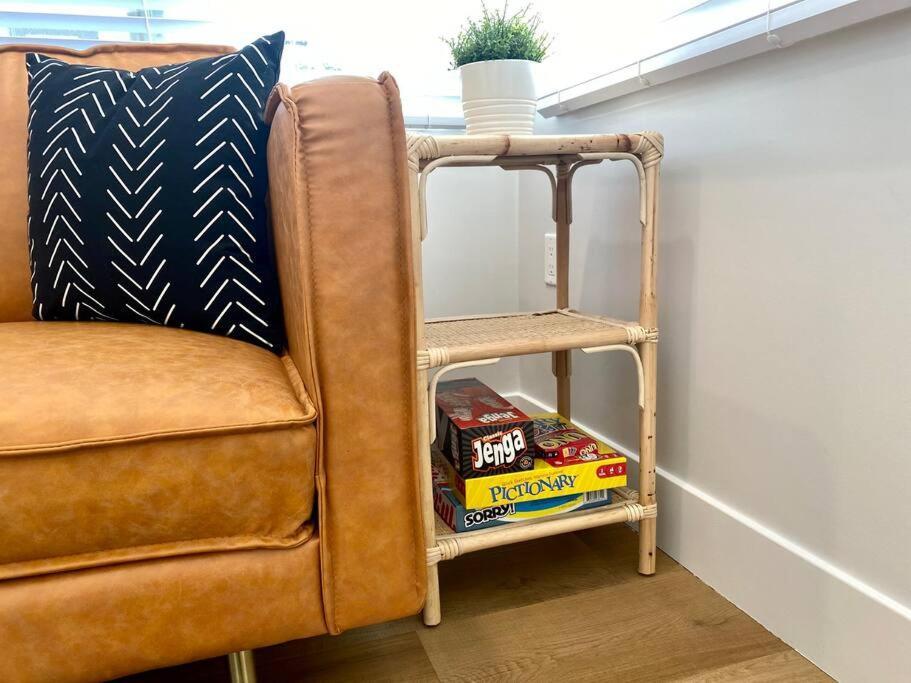 Apartment Steps To The Beach, Main Street And Pacific - Ocean Views *